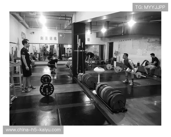举重俱乐部完善青少年训练量化指标与阶段评估体系，青少年举重队
